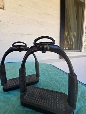 MDC English  jointed irons black